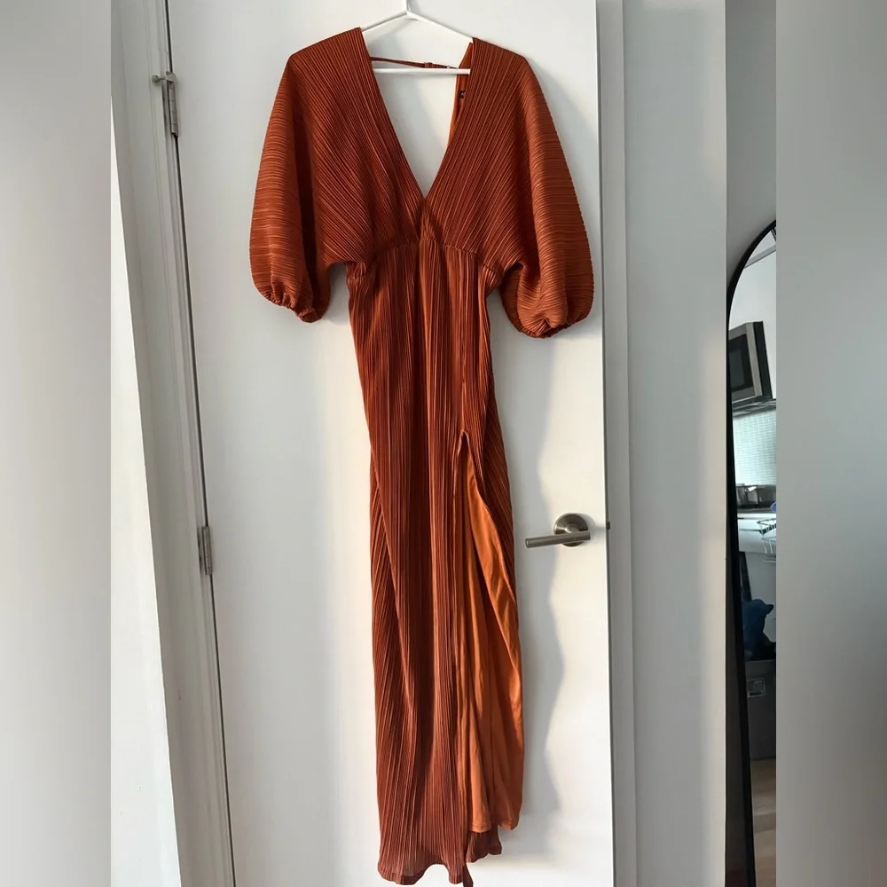 Copper Orange Pleated V-Neck Maxi Dress - Picture 3 of 7